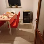 Oaza Kraj Jezera, App Nika *