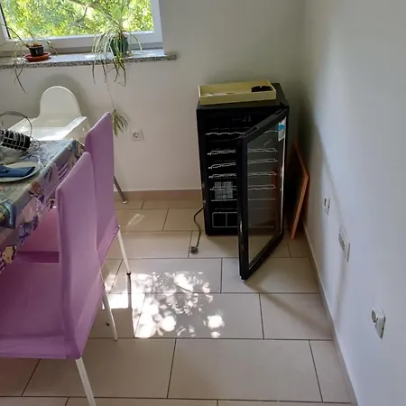 Apartment Oaza Kraj Jezera, App Nika Tribalj (Primorsko-Goranska)