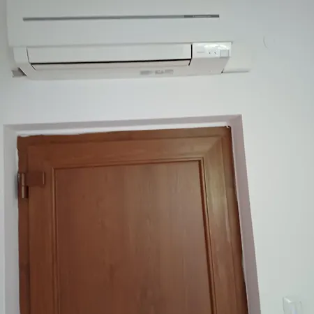 Oaza Kraj Jezera, App Nika *