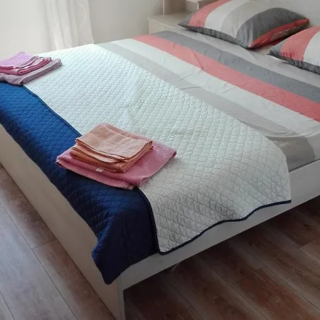 Oaza Kraj Jezera, App Nika Apartment