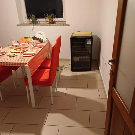 Oaza Kraj Jezera, App Nika *