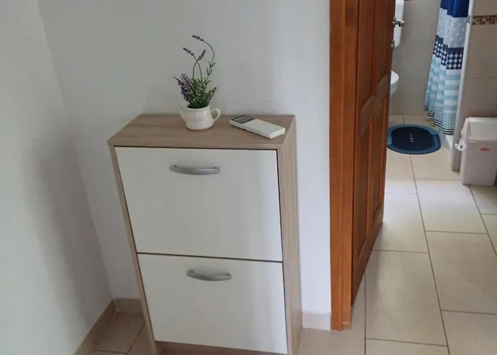 Oaza Kraj Jezera, App Nika * Tribalj (Primorsko-Goranska)