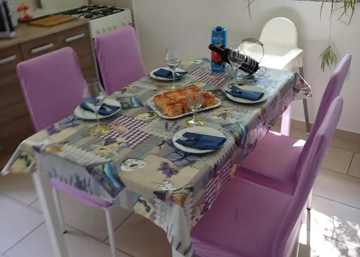 Oaza Kraj Jezera, App Nika *